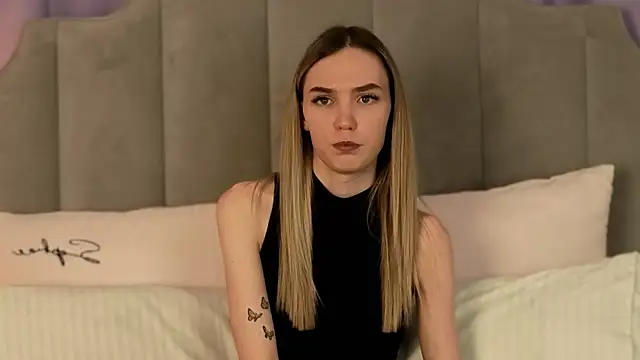 NikkiRyx live sex cam