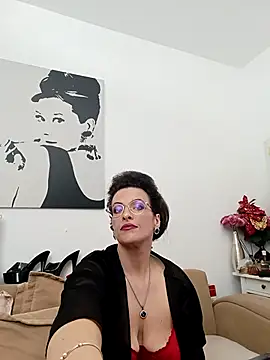 rebeccanoble (F milf) - Play my hard nipples close cam😜😜