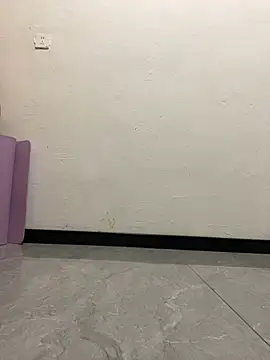 美女Nlen_baby在线直播