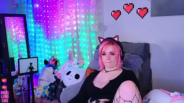 Angel-Lewd-Cake webcam