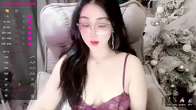 Monica-666888- webcam