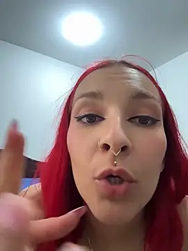 Amelie-RedHoney webcam