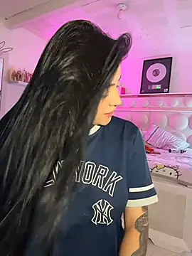 lucianaroy live sex cam