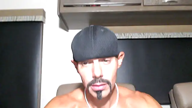 thickd2c - ThickD2C's free webcam - UK Sex Cams