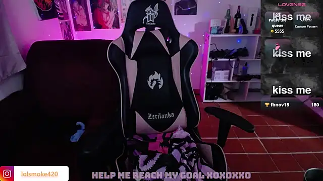 Bdsm_and_fries webcam