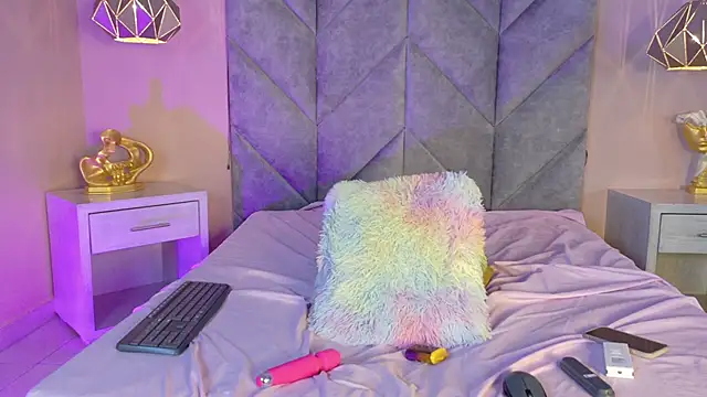 SERENA_JONESS webcam