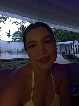 Pretty_Julieta webcam