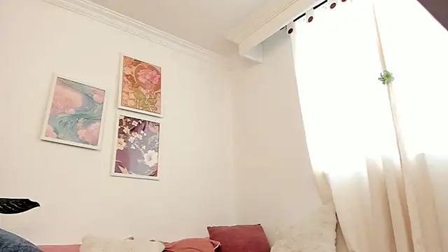 canelleGarces webcam