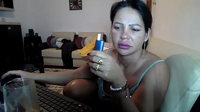 Ella_sweety00 webcam