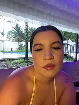 Pretty_Julieta webcam