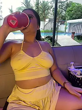 Pretty_Julieta webcam