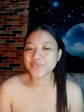 Webcam Model (Urchanel)  is live.Free join now!