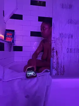 TheRealOshunQueen webcam