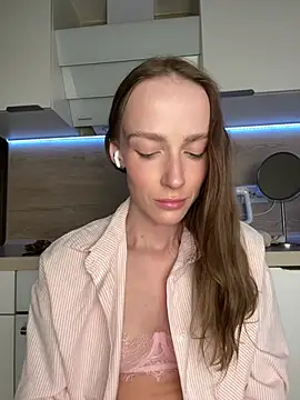 kira_quinn - Kira_Quinn's free webcam - UK Sex Cams