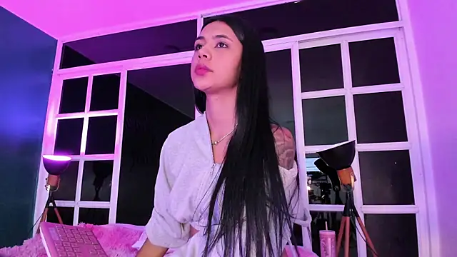 AntonellaRossi Stripchat cam model