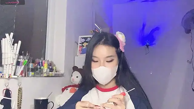 Tieu-May live sex cam