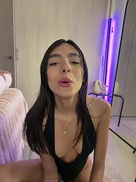 ZaraLuuv live sex cam