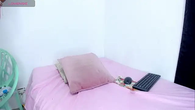 Olivia_Stevens webcam