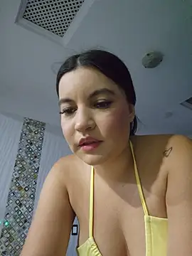 Pretty_Julieta webcam