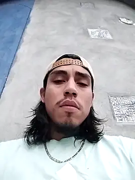 AlexAlejandro13 webcam