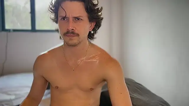 mcklister_kinky_feets's live cam