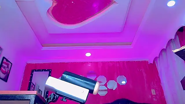 TiffanyMackensyy webcam