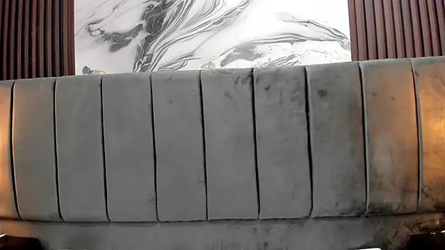 Scarlett_Hard_As webcam