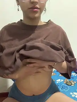 LilithMonette webcam