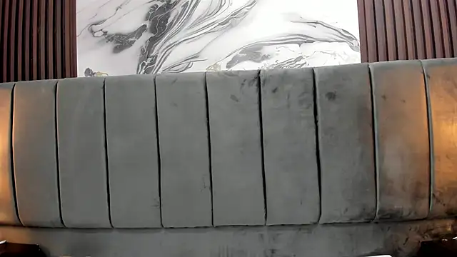 Scarlett_Hard_As webcam