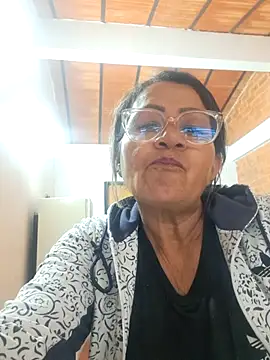 Webcam Model (Vickyfox_)  is live.Free join now!