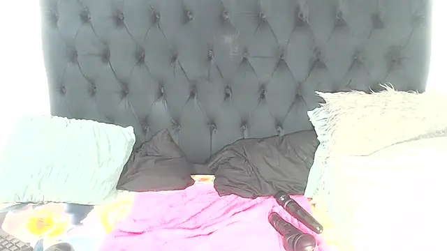 BootyClitQueen webcam