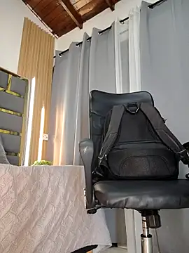 Oliver_bigblack_cock live sex cam