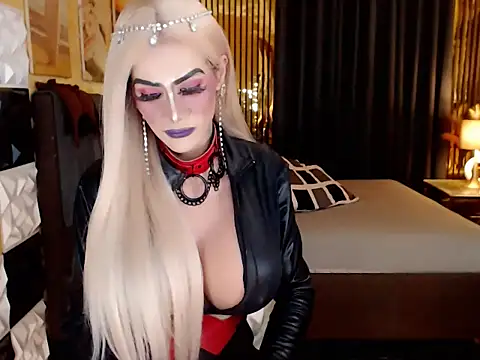 MonstrousCockDiva webcam