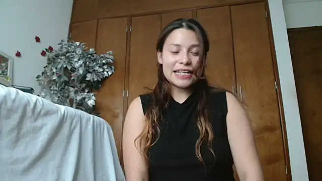 3littles - 3littles's free webcam - UK Sex Cams