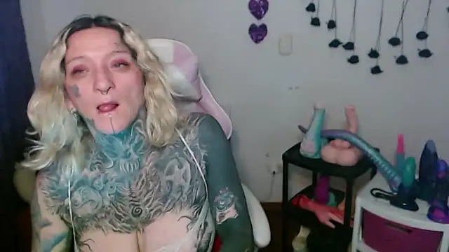 sloppytitss - SLOPPYTITSS's free webcam - UK Sex Cams