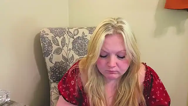 phatassblond - PhatAssBlond's free webcam - UK Sex Cams