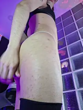 sweet-sharokitty (T young) - Oil on chest, legs and ass💦