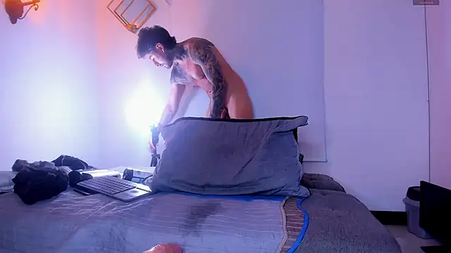 ChrisMiller69 webcam