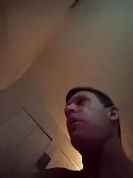 SexyAssPosingGuy webcam