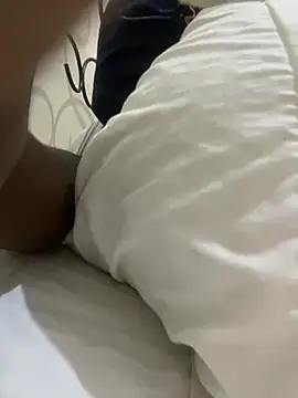 sweet18creamybigpussy Stripchat cam model