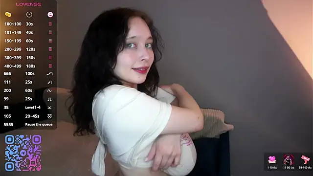 HannaHayles Stripchat cam model