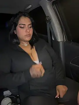 Nahomy_firee Stripchat cam model