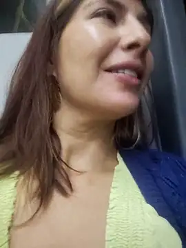 scarlett_moore (F milf) - deepthroat!