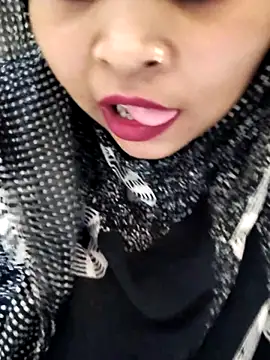 indian-nazia (F young) - Ass hool show