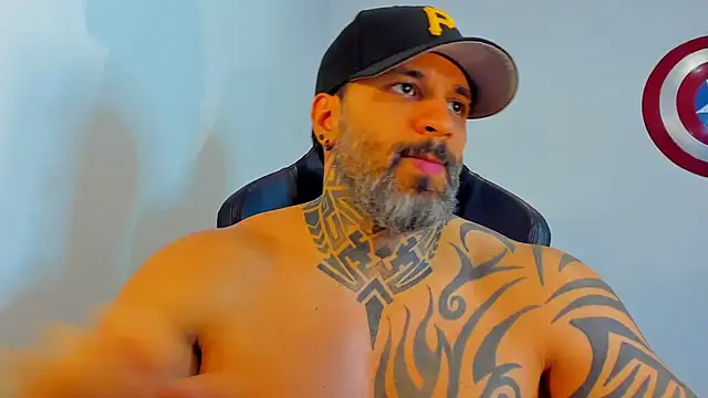 joshrigby (Ask my age) - kiss and wet my biceps