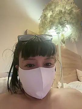 美女Mia-zhan在线直播