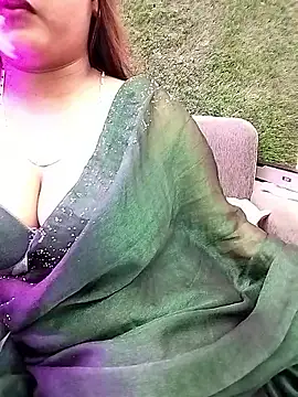 LoveLy-Soneya webcam