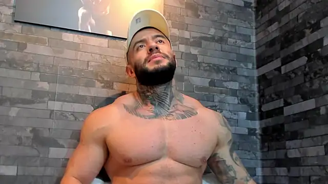 BruceDallas live sex cam