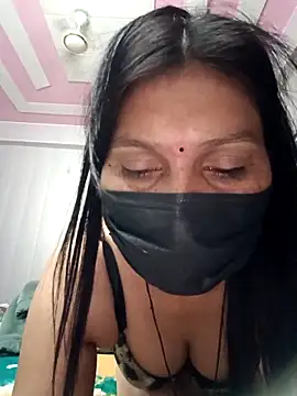 tanya-905 (F young) - Pussy close up