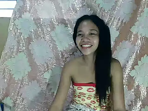 PinaySkinnyGirl webcam